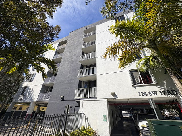 West Brickell View  photo 2